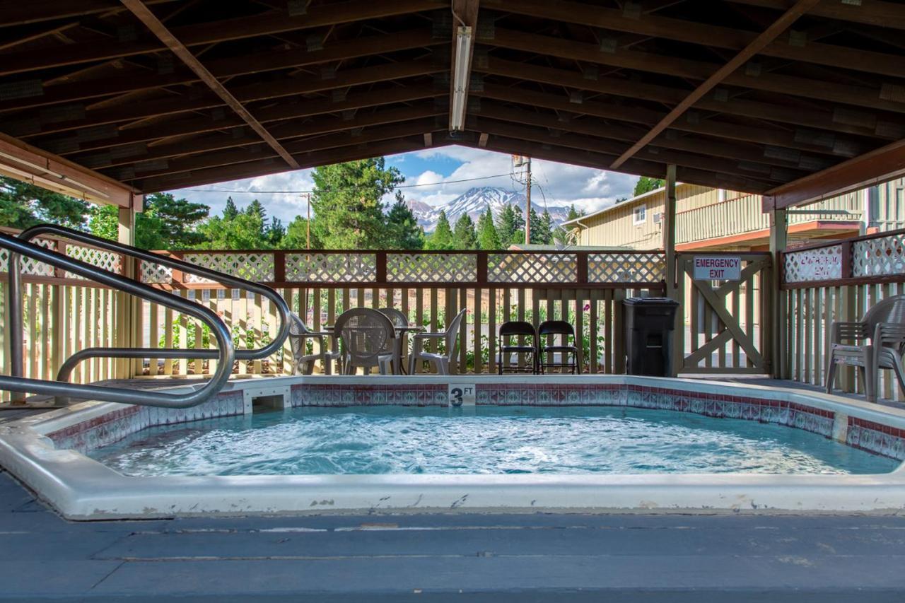 Swiss Holiday Lodge Mount Shasta Kültér fotó
